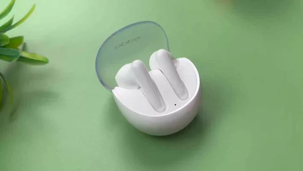 OPPO-Enco-Air-3-Open-Charging-Case Ecouteurs Sans Fil Oppo Enco Air 3 Violet